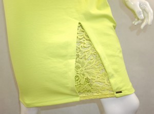 Sukienka rozcięcie z koronką