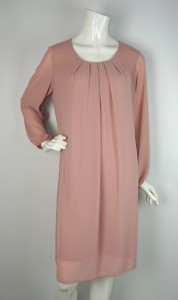 Sukienka z marszczeniem na dekolcie