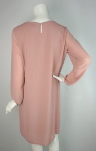 Sukienka z marszczeniem na dekolcie