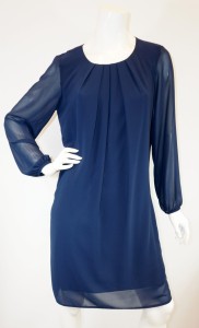 Sukienka z marszczeniem na dekolcie