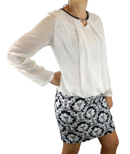 Sukienka z wytłaczanym dołem