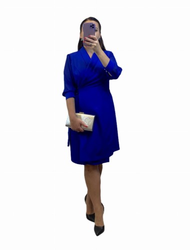 Sukienka zakładana z plisowaną wstawką