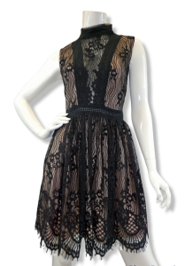 Sukienka z koronki ze stójką czarno-beżowa