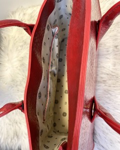 Torebka klasyczna z tłoczonym wzorem MONNARI