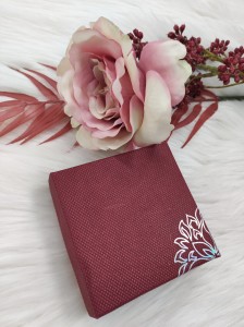 Pudełko ozdobne tłoczenie kwiat 9x9cm