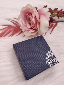 Pudełko ozdobne tłoczenie kwiat 9x9cm