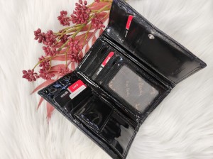 Portfel damski skóra naturalna zatrzask poziom