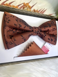 Mucha męska wzór gałązki liście