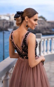 Sukienka CHARLOTTE z koronką i cekinami