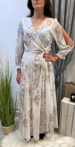 Sukienka asymetryczna rozcięcie na rękawach biało beżowa  wzór centki 