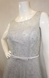 Sukienka długa z wiązanym gorsetem