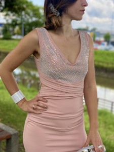 Sukienka maxi cekinowa góra z rozporkiem 