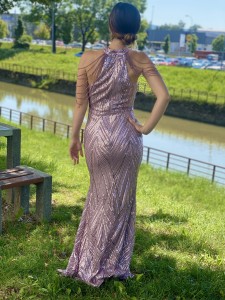 Sukienka maxi z cekinami i koralikami na ramionach MOJITO BIS