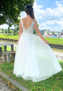 Sukienka biała długa  LOTOS z gipiurą i kryształkami