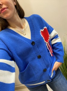 Sweter damski zapinany na guziki przeszywane dookoła serce