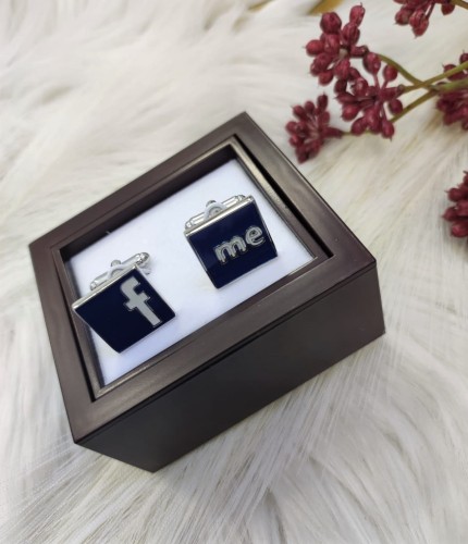 Spinki do mankietów srebrne kwadraty znaczek FACEBOOK