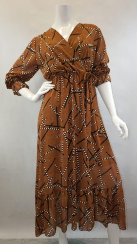 Sukienka midi w czarno biały wzór