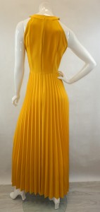 Sukienka długa plisowana wiązana na szyi