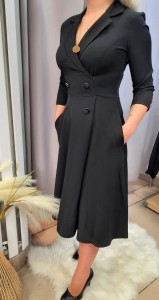 Sukienka rozkloszowana z paskiem