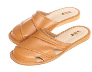 Pantofle męskie skórzane brązowe z wycięciem bocznym