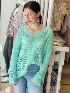 Sweter damski ażurowy ze wzorem