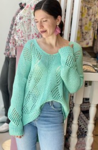 Sweter damski ażurowy ze wzorem