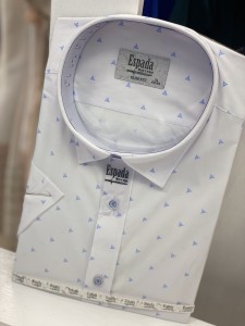 Koszula męska krótki rękaw Slim Fit wzór błękitne trójkąciki 