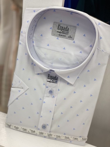 Koszula męska krótki rękaw Slim Fit wzór błękitne trójkąciki 