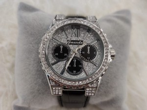 Zegarek damski skórzany pasek ozdobne cyrkonie na tarczy 