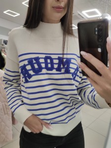 Półgolf damski guziki na ramieniu napis AMOUR