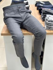 Spodnie męskie eleganckie szare w czarną kratę L32