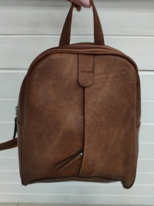 Plecako-torebka z zamkami