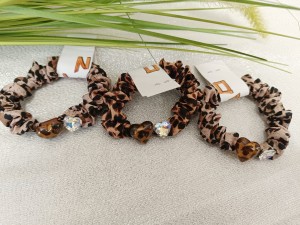 Gumka do włosów panterka z serduszkami