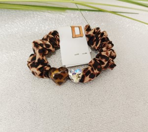 Gumka do włosów panterka z serduszkami