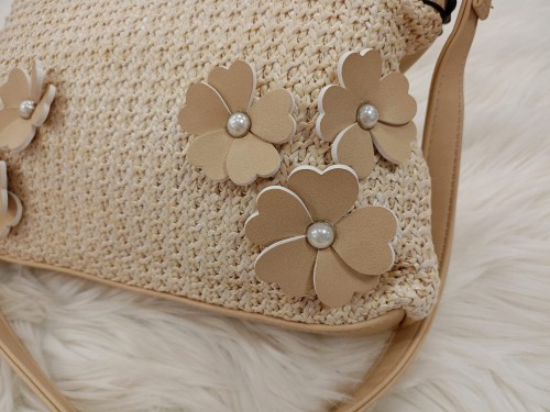 Torebka damska listonoszka kwiaty 3D perełki