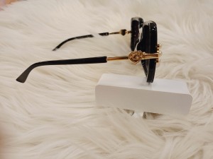 Okulary przeciwsłoneczne damskie kwadraty z trzema perełkami