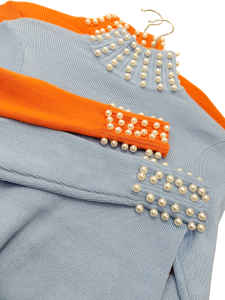 Golf damski prążek bogato zdobiony perełkami 