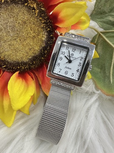 Zegarek damski na bransolecie tarcza kwadrat