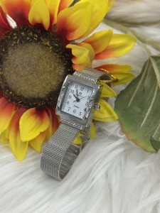 Zegarek damski na bransolecie tarcza kwadrat