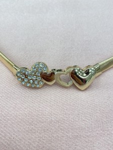 Pasek damski żyłka cztery serduszka jedno zdobione cyrkoniami 