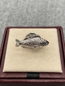 Pin do klapy marynarki RYBA