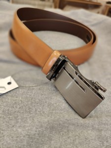 Pasek męski gładki skóra naturalna klamra srebrna i paskami