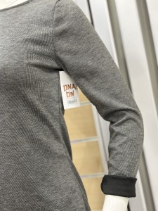 Sukienka damska z ozdobnym kwiatem