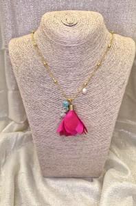 Naszyjnik długi kamienie perła ozdobny kwiat 