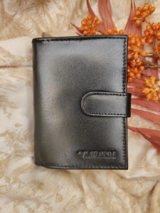 Portfel damski skórzany pionowy zapinany 