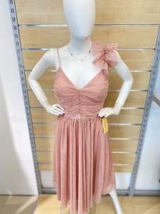 Sukienka tiulowa na ramiączkach z ozdobą 