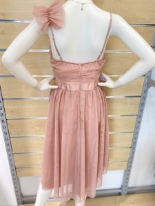 Sukienka tiulowa na ramiączkach z ozdobą 