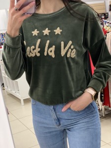 Bluzka damska długi rękaw welurowa napis CEST LA VIE