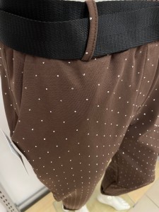 Spodnie Chino zdobione kryształkami 