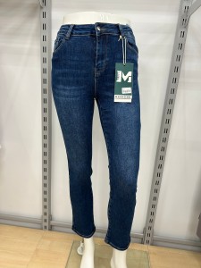 Spodnie damskie jeasnowe prosta nogawka